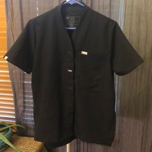 Figs, black, limited style top